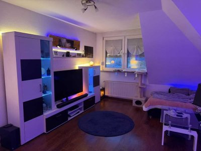 Helle 3-Zimmer Dachgeschosswohnung in Krefeld-Benrad-Nord