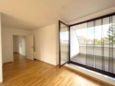 Traumhafte Dachgeschoss Wohnung mit Balkon und Stellplatz
