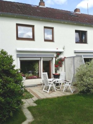 Charmantes Reihenhaus mit Garten & Ausbaupotenzial in Hamburg-Neugraben