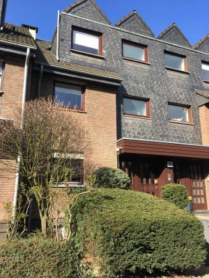 Außergewöhnliche Maisonettewohnung über 3 Ebenen mit Galerie, Kamin, Balkon & Tiefgarage in Buer