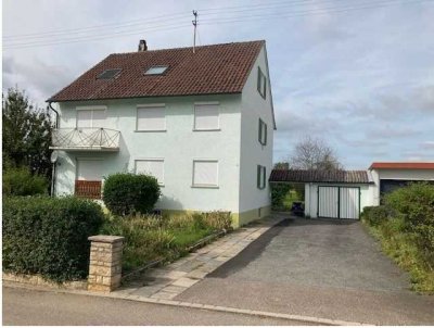 Schöne 3,5-Zimmer-Erdgeschosswohnung mit geh. Innenausstattung mit Balkon und EBK
