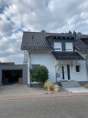 Exklusives Doppelhaus in Sackgasse