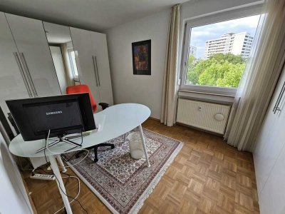 Gepflegte 3-Zimmer-Wohnung mit Balkon und Einbauküche in Eschborn