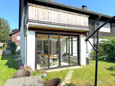 Doppelhaushälfte mit Dachstudio in ruhiger Lage von Oberhaching
