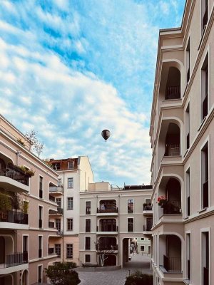 Vier-Zimmer-Wohnung mit Loggia zum Innenhof /// Die Königshöfe. Bestlage neu definiert.