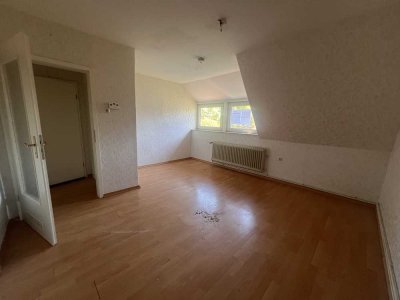 2-Zi.-Wohnung im Dachgeschoss frei!