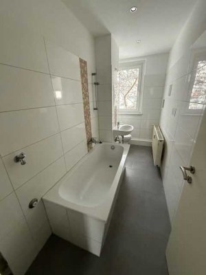 4-Raum Wohnung im 3. OG mit Balkon und Wannenbad