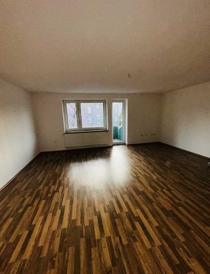 3-Zimmer mit Balkon *Flora Str. 7*