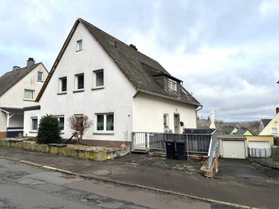 MFH mit 3 Wohnungen & 3 Garagen