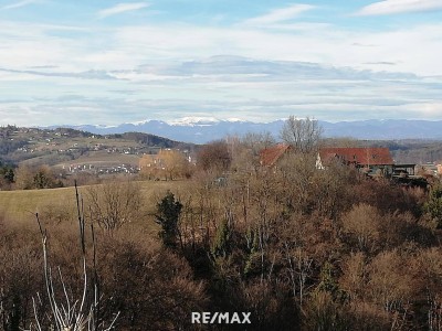 *Einzigartige Lage mit atemberaubender Fernsicht*