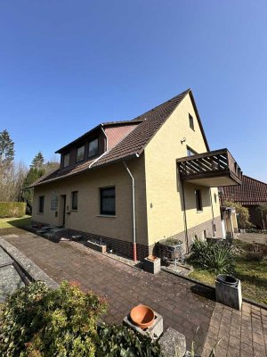 * Uslar * Großzügiges Zweifamilienhaus * Sauna * 2 Garagen * Garten * GS 815 m² *