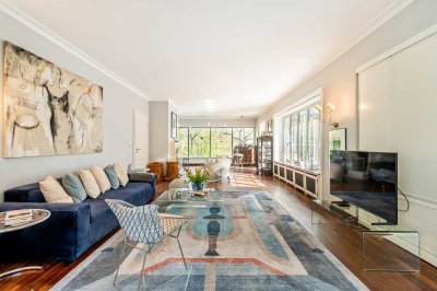Freistehendes Einfamilienhaus mit Charme und großem Garten in Bestlage mit Blick auf den Neroberg