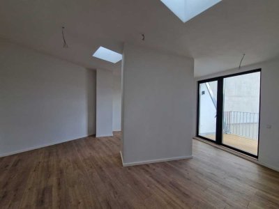 Moderne Neubau-Dachgeschosswohnung – 3-Zimmer-Wohnung mit Aufzug in der Prinzenallee