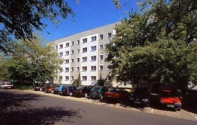 Schöne 4-Raum Wohnung mit Loggia & EBK ab 01.08.2026 verfügbar