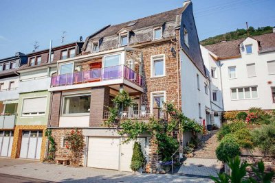 Gepflegtes Ein-bis zweifamilienhaus mit fantastischem Moselblick in von St. Aldegund, Nähe Zell
