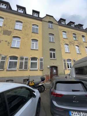 Helle 2 ZKB-Wohnung frisch saniert mit kleinem Balkon
