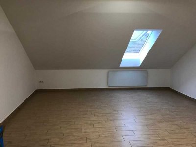 Ruhige 1-Raum-Dachgeschosswohnung in Eitting