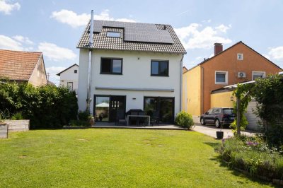 Energieeffiziente Familienoase mit großem Garten in Westheim