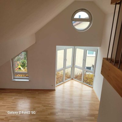 Sofort beziehbare helle Dachgeschosswohnung mit Balkon in Stuttgart Plieningen