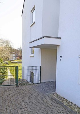 Stilvolle u. komplett ausgestattete 2 Zimmerwohnung -Dachgeschoss- modern möbliert