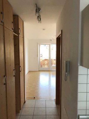 Charmantes 1,5-Zimmer Appartement im 3. OG mit großen Balkon in zentraler Lage
