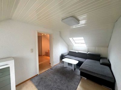 ''Kompakte und möblierte 2,5-Zimmer-Dachgeschosswohnung im herzen von Altbach''