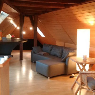 STADT- und DHBW-NAH! 1-Zimmer-Dachgeschosswohnung in der Hurdenstraße!