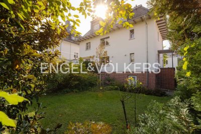 Freistehendes Einfamilienhaus: Wohnen im Grünen – Mitten in Frankfurt-Eschersheim