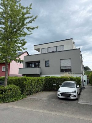Modernes Penthouse mit allen Annehmlichkeiten, Nähe Telekom