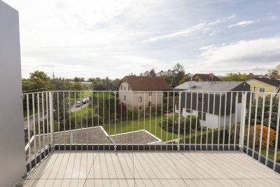 ERSTBEZUG MIT SONNIGEM SÜDBALKON UND GROßZÜGIGER TERRASSE