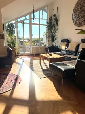 Taufkirchen, sehr schöne Dachgeschoss Wohnung (barrierefrei)  mit Süd-West Balkon und Alpenblick