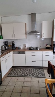 1200 € - 147 m² - 7.0 Zi.