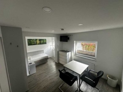 1 Zimmer Wohnung, vollmöbliert mit Einbauküche, Singels, Pendler, Wochenendheimfahrer