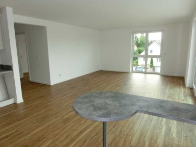 Moderne 3-Zimmer-Wohnung im 2.OG mit Dachterrasse, Garten und barrierefreiem Zugang / Aufzug /Stellp