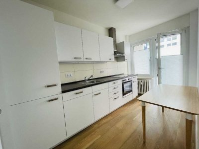 Köln-Zentrum sofort bezugsfreie 3 Zimmerwohnung mit Einbauküche im Belgischen Viertel op