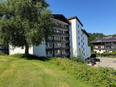 Attraktive und besondere 3 Zi-Whg mit Aufzug, EBK, Balkon und Stellplatz in Oberstaufen