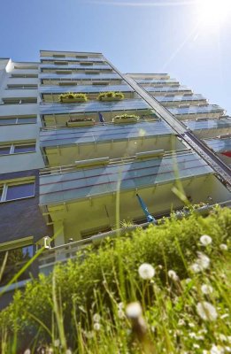 Schöne großzügig geschnittene 3 Zimmer Wohnung mit Balkon - WBS erforderlich