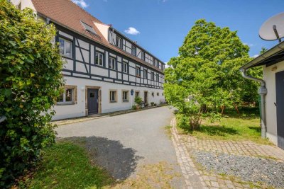 CHARMANTES, NEU RENOVIERTES, DENKMALGESCHÜTZTES REIHENENDHAUS MIT EIGENEM IDYLLISCHEM GARTEN