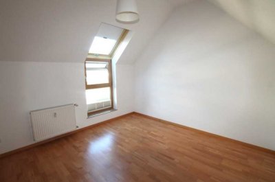 2-Raum-Maisonette-Wohnung mit Balkon und Einbauküche in zentraler Lage Bruchköbel