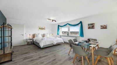 Komfortables Wohnen in 4 Zimmern: Frisch renoviert inkl. Einbauküche + Garage