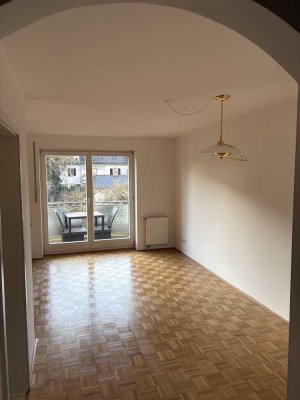 Attraktive 3‑Zimmer Wohnung im 1. OG, gepflegt, in Regensburg-östl. Altstadt-Rand