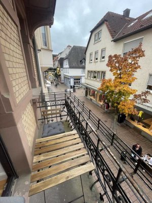 Charmante 1-Zimmer Wohnung mit Balkon & hochwertiger Einbauküche zentral in Weinheim