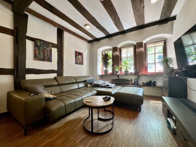+++ 2-Zimmer-Wohnung mit EBK im historischen Objekt +++