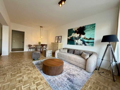 Erstbezug nach Sanierung in Traumlage: Möblierte 2-Zi.-Wohnung mit Balkon am englischen Garten