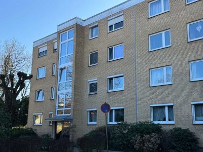 Lichtdurchflutete 3-Zimmerwohnung plus Wohnküche und großem Balkon mit viel Potenzial in ruhiger Lag