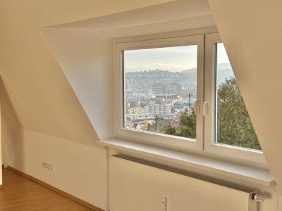 Helle Dachgeschosswohnung in bester Aussichtslage