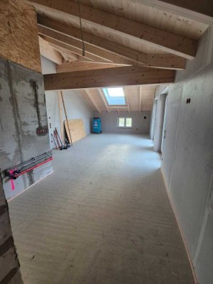 Luxuriöses 4-Zimmer Loft mit Balkon in Albaching