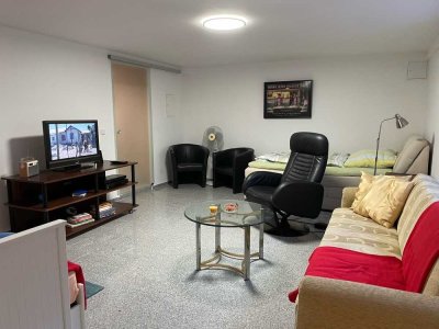 Exklusive, sanierte 2-Raum-Souterrain-Wohnung in Neuss