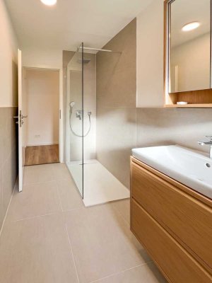 Erstbezug: Helle 2-Zimmer EG Wohnung mit neuem Bad, EBK, Terrasse. Perfekte Lage, moderner Komfort