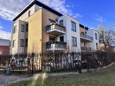 � Familienglück im Grünen: 5-Zimmer-Wohnung in Berlin. **Provisionsfrei**
